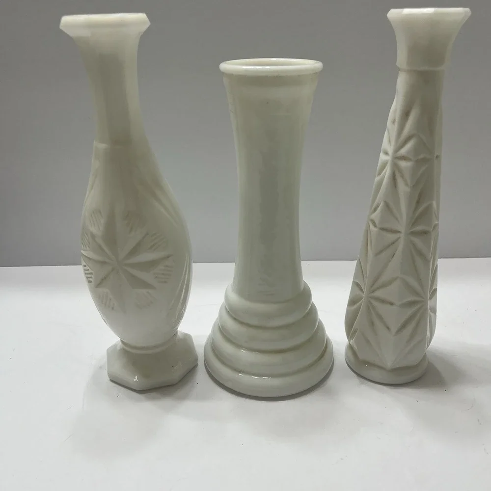 Vintage Milk Glass Bud Vases Lot Of 3 Sunburst Pedestal White 8-9